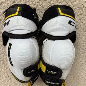 CCM Tacks 9060 Hockey Elbow Pads, Junior
